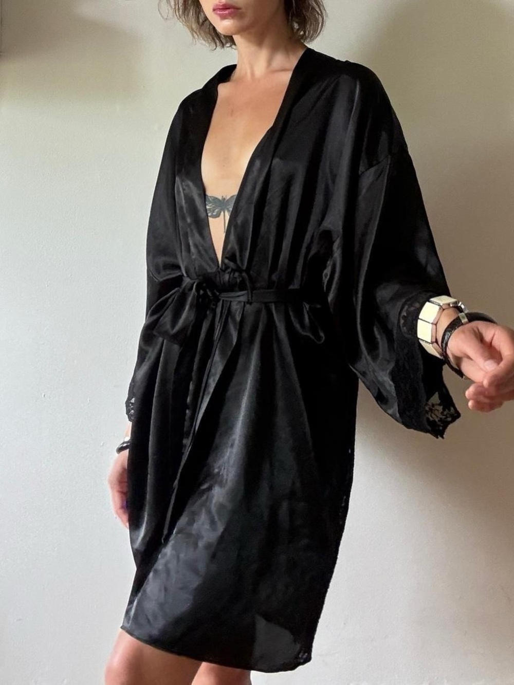 Vintage satin lace kimono cover-up - Picture 2 of 5